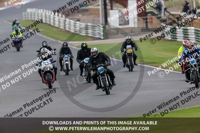 Vintage motorcycle club;eventdigitalimages;mallory park;mallory park trackday photographs;no limits trackdays;peter wileman photography;trackday digital images;trackday photos;vmcc festival 1000 bikes photographs